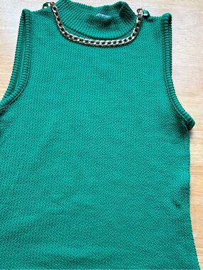 Sleeveless Knit Tank Top in Emerald Green